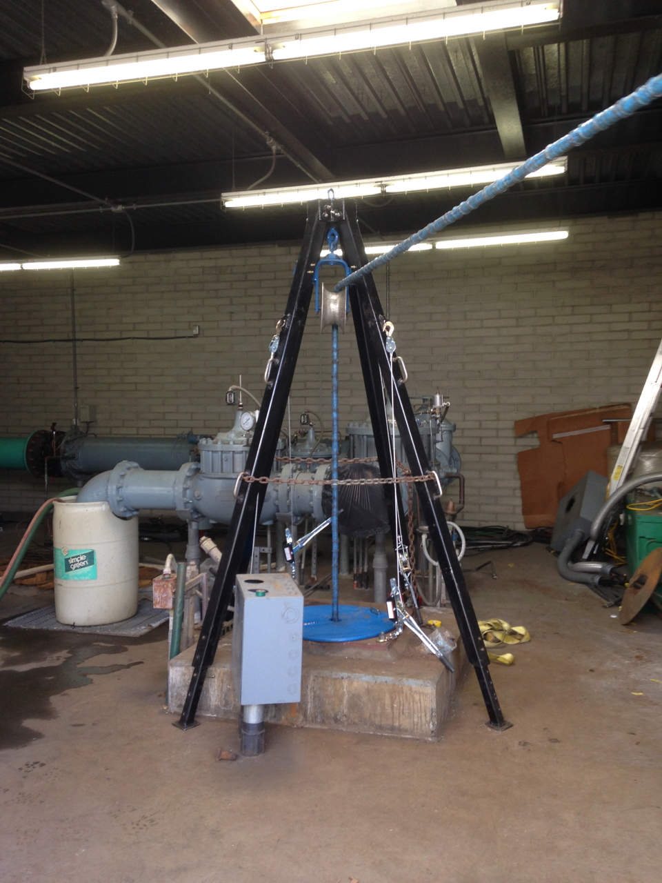 Quadropod over the well.